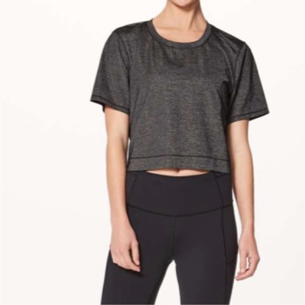Lululemon Run The Day Black Heathered Gray Short Sleeve Crewneck Cropped